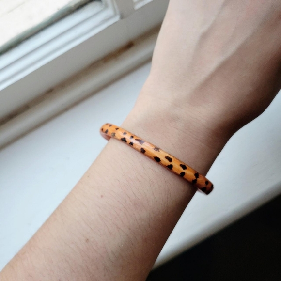 Vintage Leopard Print Wooden Bangle Bracelet - Picture 2 of 6